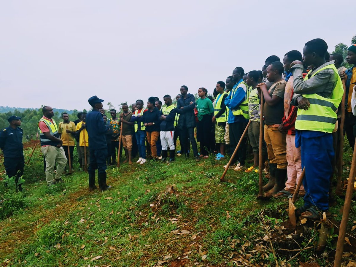 Gisagara Youth volunteers tweet media