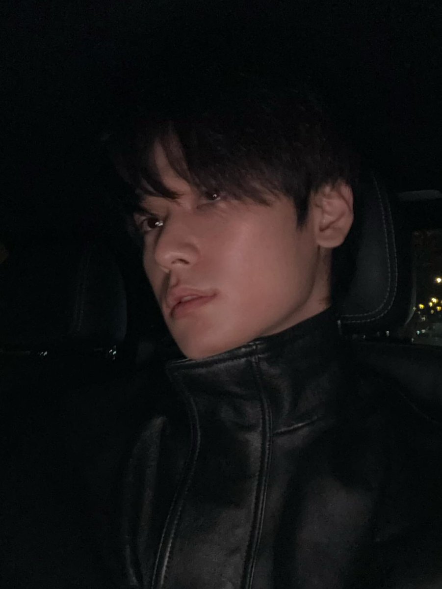 kittenzuyo's tweet photo. generational face card fr https://t.co/bke2ir2nV6