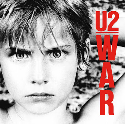 lacuevacultural's tweet photo. #Efemérides #LaCueva 28 de febrero de 1983 se publica el álbum "WAR" de U2. Los lanzó a la fama mundial, incluye los temas Sunday Bloody Sunday y New Year's Day, primer single de U2 en llegar al Top 10. Llegó al puesto 12 del Billboard 

#music #rock #U2 #War #musica https://t.co/GbnQNSLove