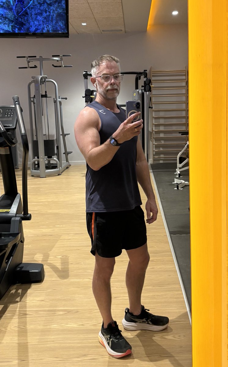 Aaron Bell tweet media