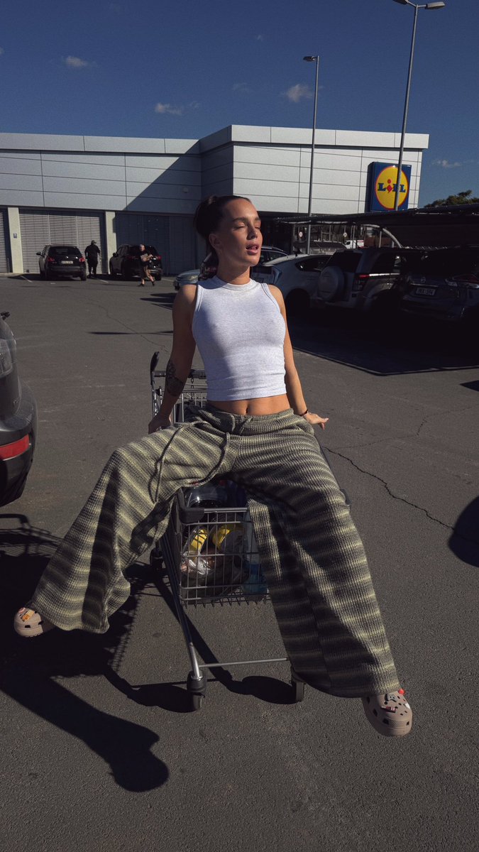 Julia Römmelt tweet media