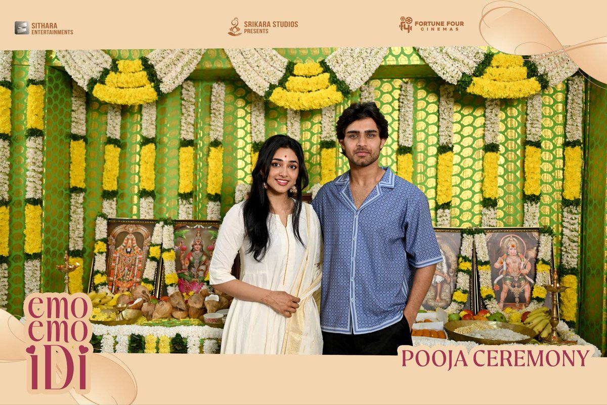PreityMukundan's tweet photo. The Breezy Love Tale, #EmoEmoIdi gets an auspicious start with the Pooja Ceremony ✨

A @HeshamAWmusic Magic 🎹

Painting the Theatres, This Dusshera 🌈

@IamRoshanMeka @PreityMukundan @KolanuSailesh @vamsi84 #SaiSoujanya @Vamsi_P1988 @SitharaEnts @Fortune4Cinemas #SrikaraStudios https://t.co/RP27z6UygF