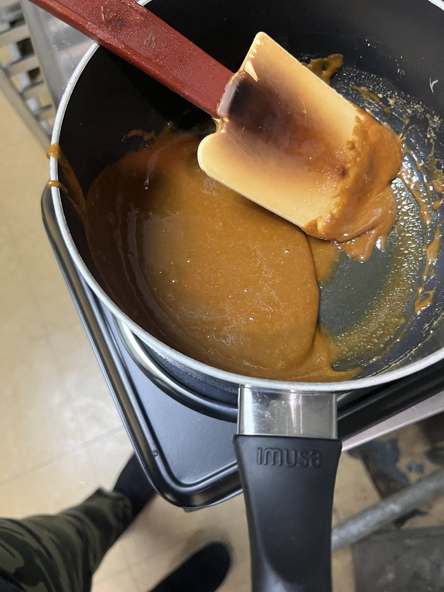 auntietrixitang's tweet photo. Are you a fan of Bread Pudding ? 
No ? Try mines 😏
French Toast Bread Pudding with Caramel drizzle and powdered sugar 😝😋
#BreadPudding #Caramel https://t.co/GQWhLOr4B3