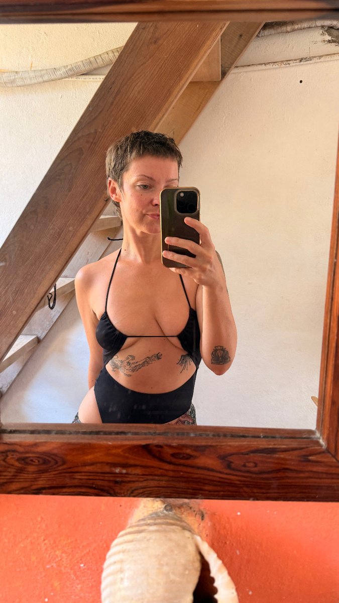 rikkerosamedea's tweet photo. Ready to feel the waves on my naked skin 🌊 https://t.co/NTrgAZGnfD