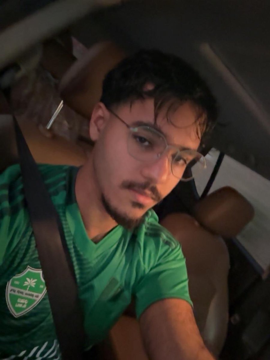 ALAHLI_PLUS's tweet photo. انتقل إلى رحمة الله تعالى مشجع النادي #الاهلي وعضو في الرابطة زهير اسأل الله أن يرحمه ويسكنه فسيح جناته ويلهم أهله الصبر والسلوان يارب العالمين 🙏 https://t.co/GUJStjQFxX