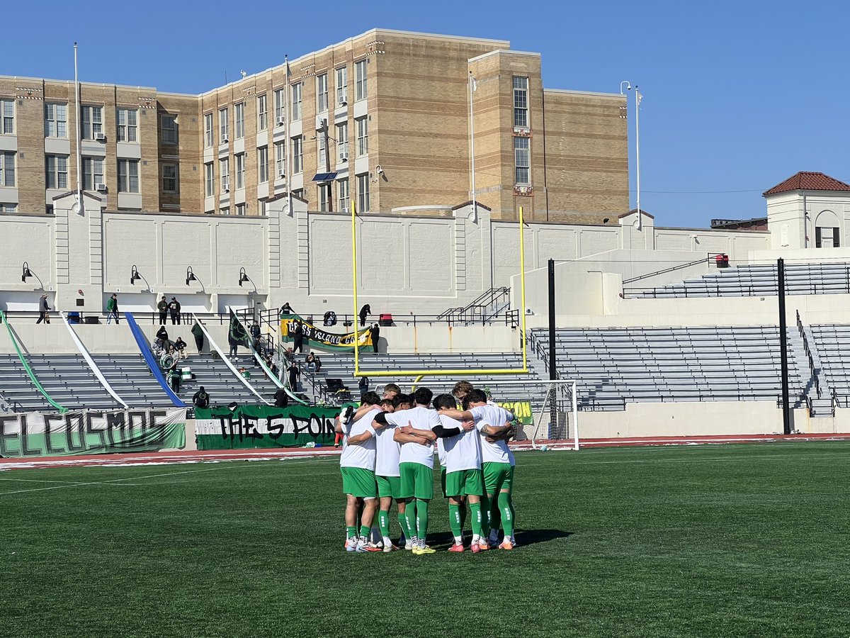 MichaelBattista's tweet photo. TEAMS ON THE FIELD

The New York Cosmos and FC Motown preseason friendly at Hinchcliffe Stadium is off and running!

#NYCosmos https://t.co/oHxzIzZuuG