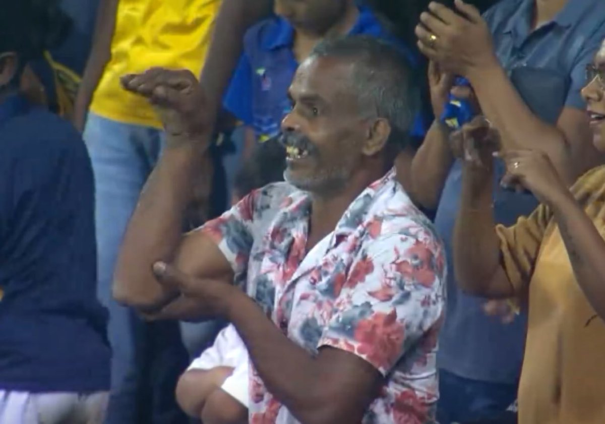 cparkashparmar1's tweet image. Is #WorldCup me #pakistan ko yah mila
#SLvsPAK