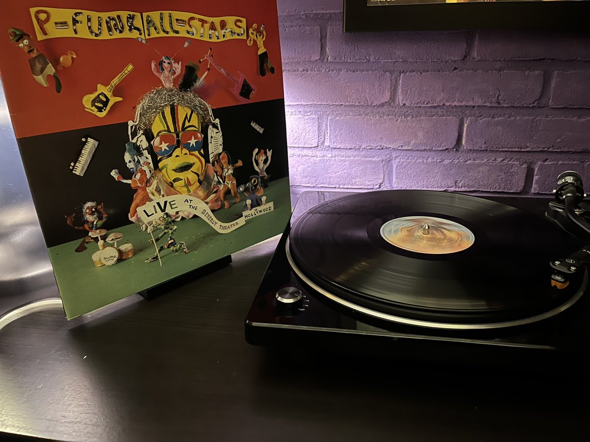 DonQuichotte69's tweet photo. #plaatvandedag P-funk All-stars - Live at the Beverly Theater in Hollywood (1990) #nowspinningonvinyl #pfunk #vinylcollecting https://t.co/O655LhbP0U
