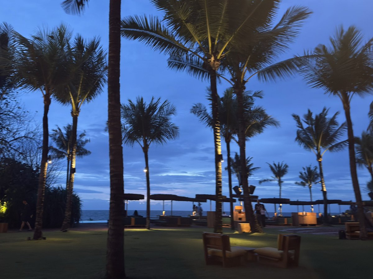 20年ぶりの海外旅行は、家族でバリ島。 4歳は飛行機で飽きないかな、と