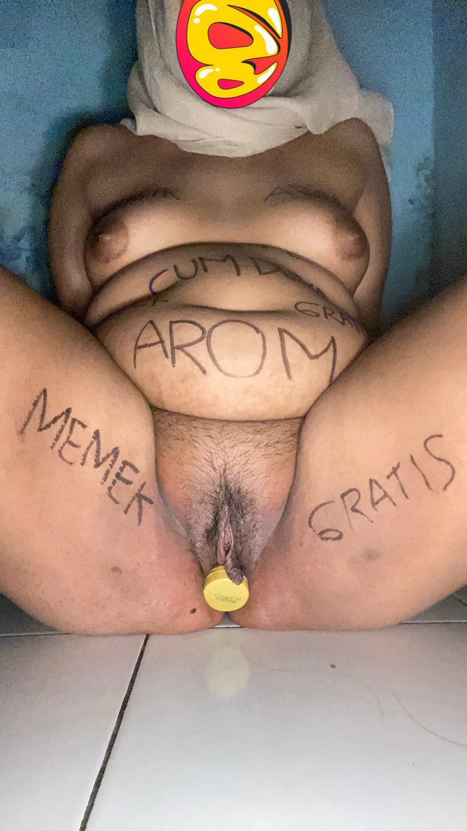 nackal999's tweet photo. Anjing betina gembrot minta dipamerin memek lowernya.
RT klo rame bakal ada lagi nih! https://t.co/cgPZZ8KkHj