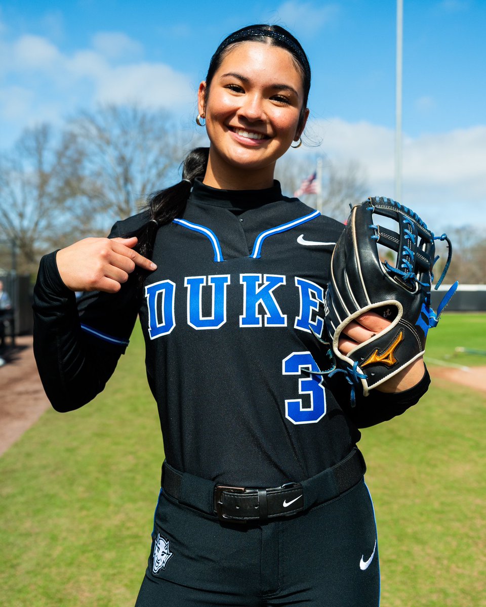 DukeSOFTBALL's tweet photo. New threads 😈

#Team9 https://t.co/csSwc7H3Am