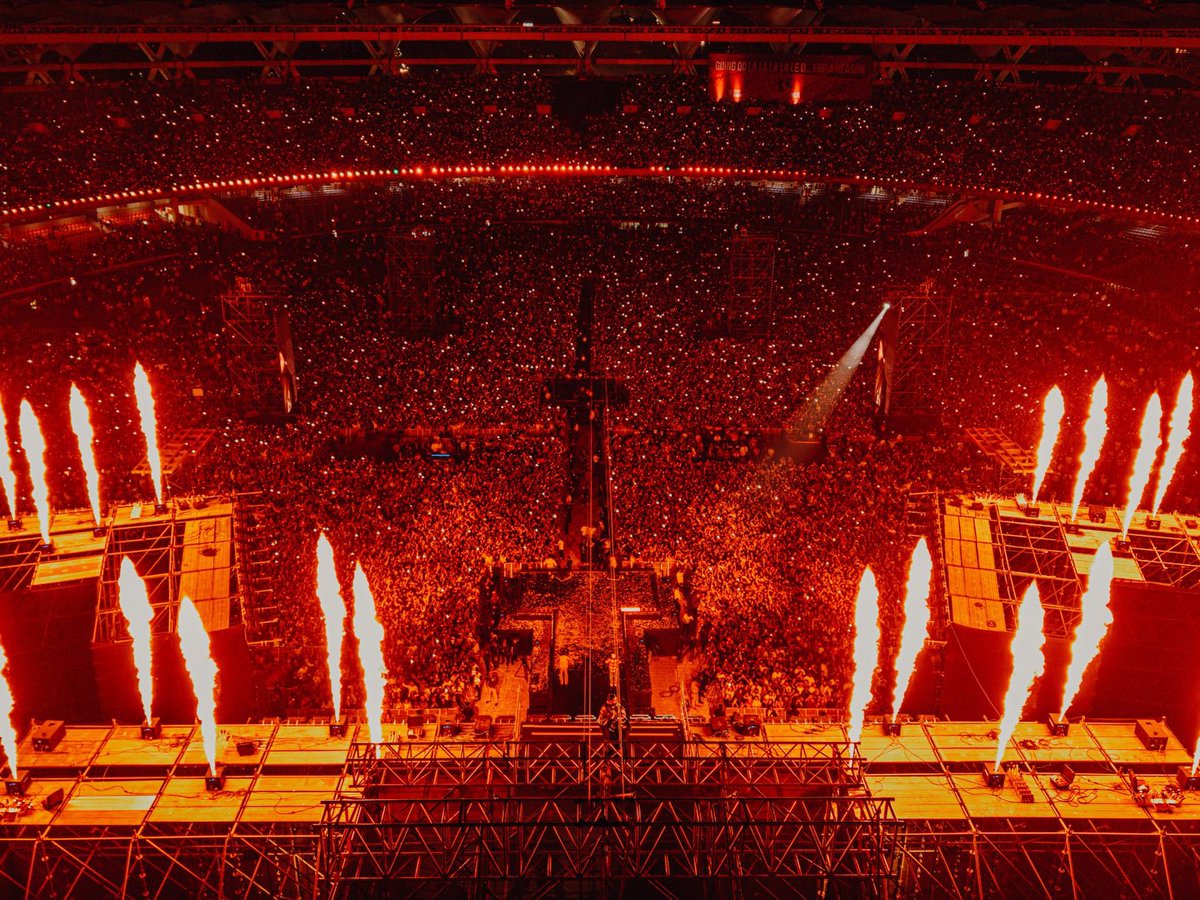 It was the biggest Punjabi show the city has ever seen. 75,000 people standing together, singing together, witnessing a moment that will be talked about for years.
Karan Aujla didn't just perform — he set a new benchmark.
History was made.
#karanaujla <a href="/GeetanDiMachine/">Karan Aujla</a>