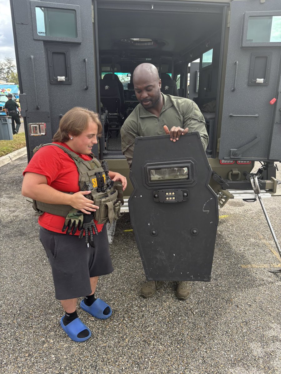 Manatee Sheriff tweet media