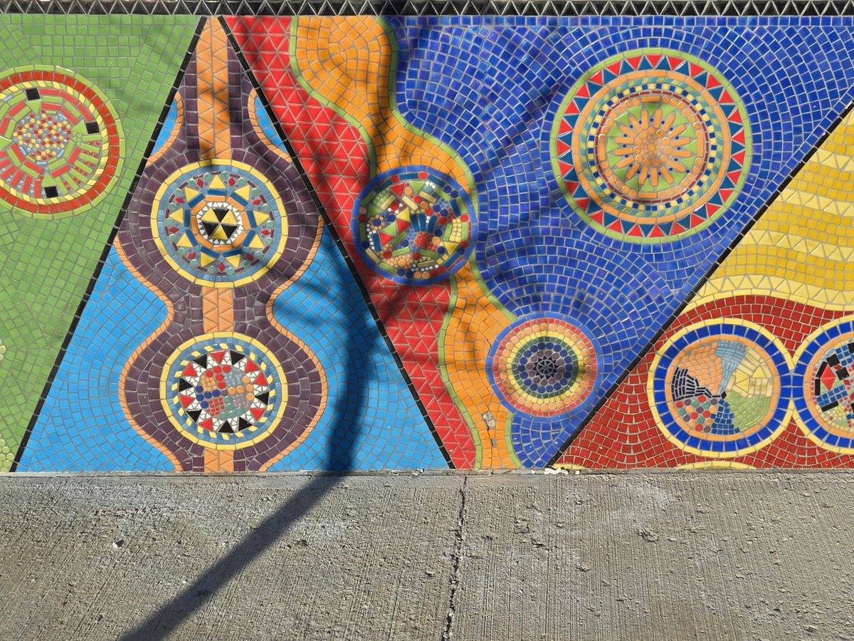 BryantWeiner's tweet photo. Everything about the Art Center of the Bluegrass is a work of art! I enjoyed this wonderful opportunity provided by @KedcARTS @KEDCGrants to learn about mosaics and glasswork. @DrJWEvansJr @KingWendy_m https://t.co/KRtw0qSJkC