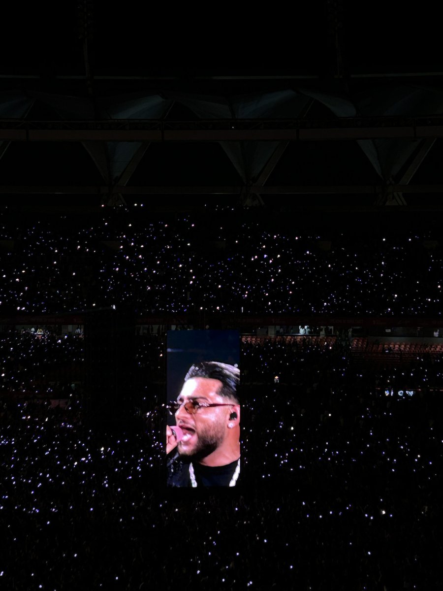 Your AI just simply can’t give an experience like this 

Karan Aujla ( <a href="/GeetanDiMachine/">Karan Aujla</a> ) banger concert in Delhi 😎

#AI #Concert #Delhi #Punjabi