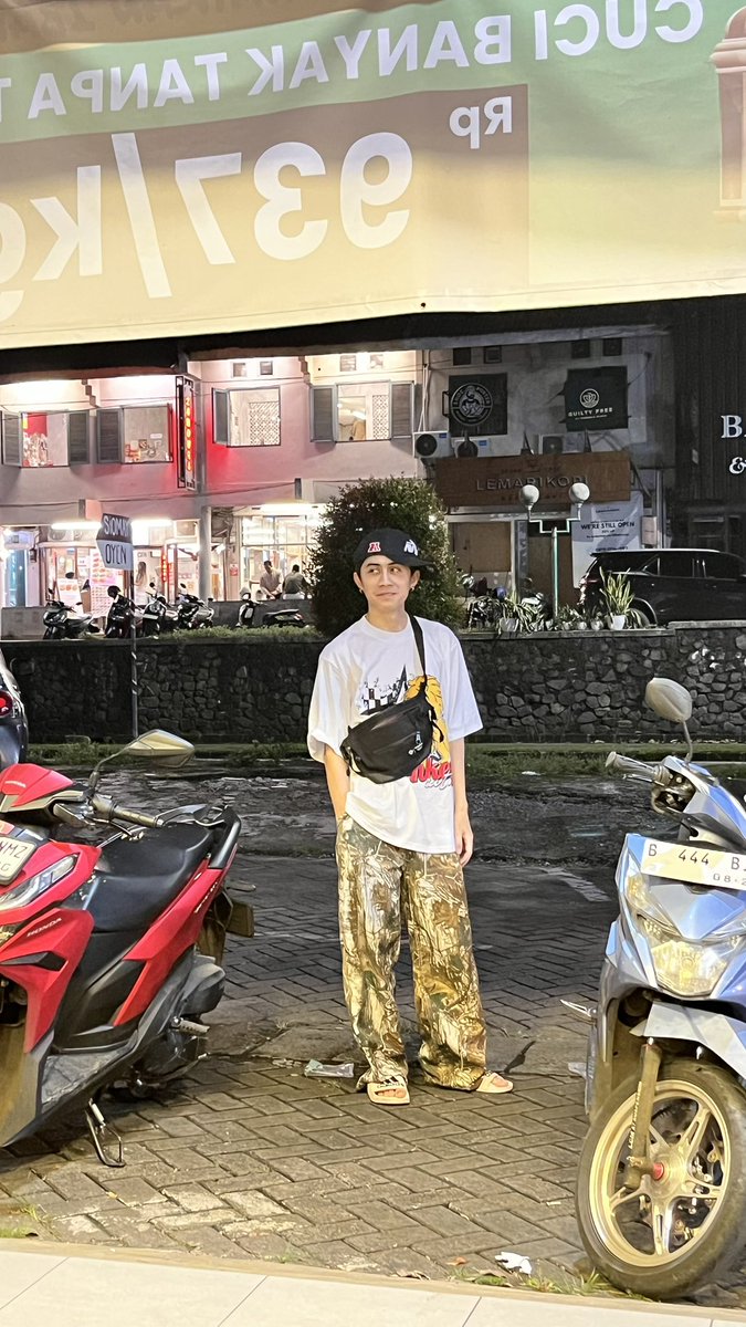 Malem gini enak ya markir, buat tambah2an