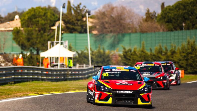 TouringCarTimes's tweet photo. #TCRSpain Viktor Andersson claims opening pole position at Jarama: https://t.co/GhdMvUlyFd https://t.co/fKc2ZCnD2v