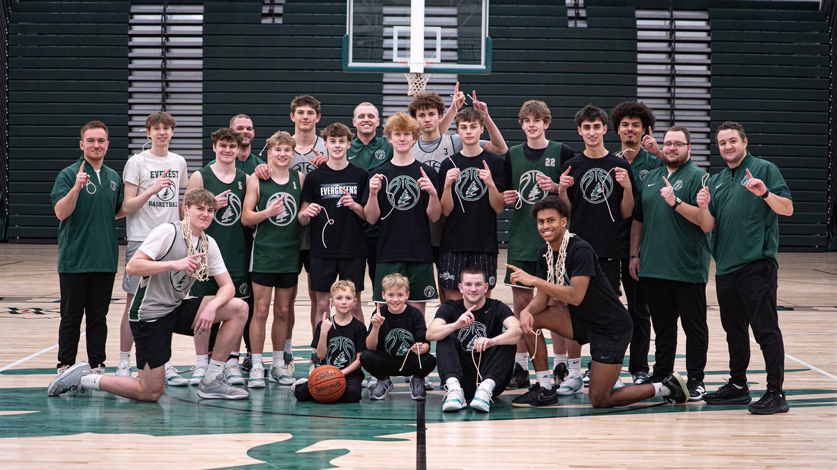 DC Everest Boys Basketball tweet media