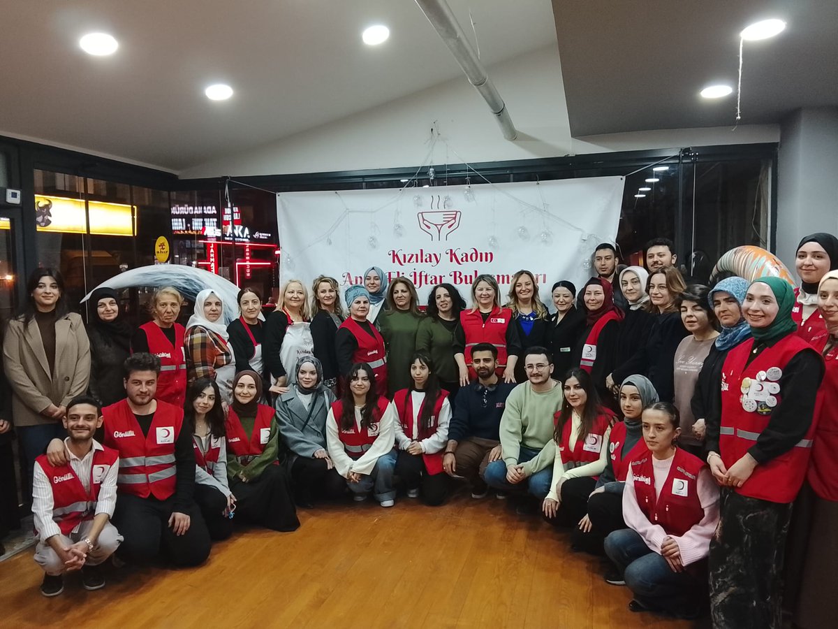 İftar programımızda; Genel Başkanımız Prof. Dr. <a href="/FatmaMericYlmaz/">Prof. Dr. Fatma Meriç Yılmaz</a>, Yönetim Kurulu Üyelerimiz, <a href="/avesraozkoc/">ESRA ÖZKOÇ</a>, <a href="/Meyraceliik/">Hümeyra Çelik</a> ve  <a href="/genckizilay/">Genç Kızılay</a> Başkanı Dr. Utku İlhan'ın katılımıyla Ramazan’ın ruhunu hep birlikte hissettik. 🌙