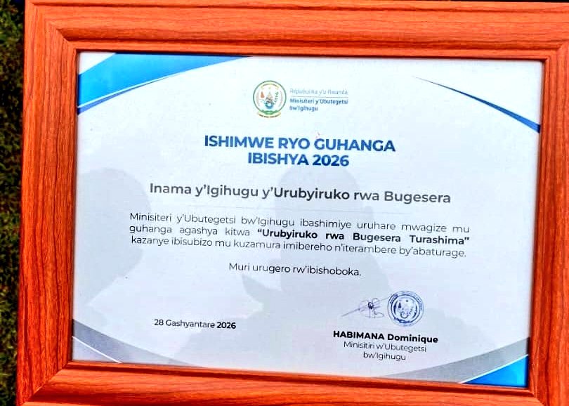 bugeserayouth's tweet photo. Agashya kashimiwe muri @BugeseraDistr ni igikorwa bise "Urubyiruko Turashima" aho Urubyiruko rufatanya n'Akarere n'abafatanyabikorwa mu gukemura ibibazo bibangamiye Imibereho myiza y'abaturage, ni igikorwa kigamije gushimira ubuyobozi bw'Igihugu ku miyoborere myiza, @PudenceR. https://t.co/cSe0WJcmWC