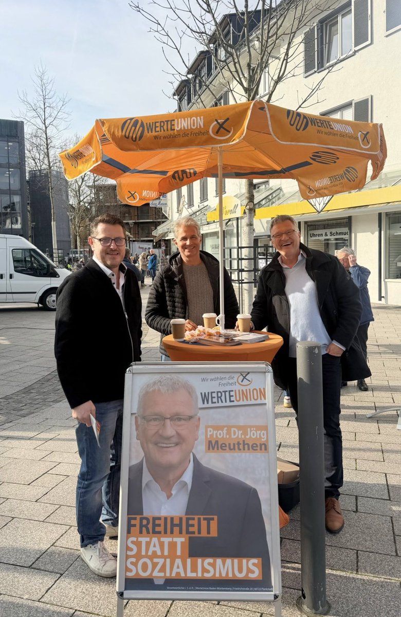 WerteUnion_BW's tweet image. Eine besonders freiheitliche Aktion fand heute in #Achern statt. Mit dabei natürlich unser Spitzenkandidat @Joerg_Meuthen, @tino_ritter und 🎺🎺🎺

@InternistWey vom Team Freiheit, der aktiv unseren Wahlkampf in Baden-Württemberg unterstützt!