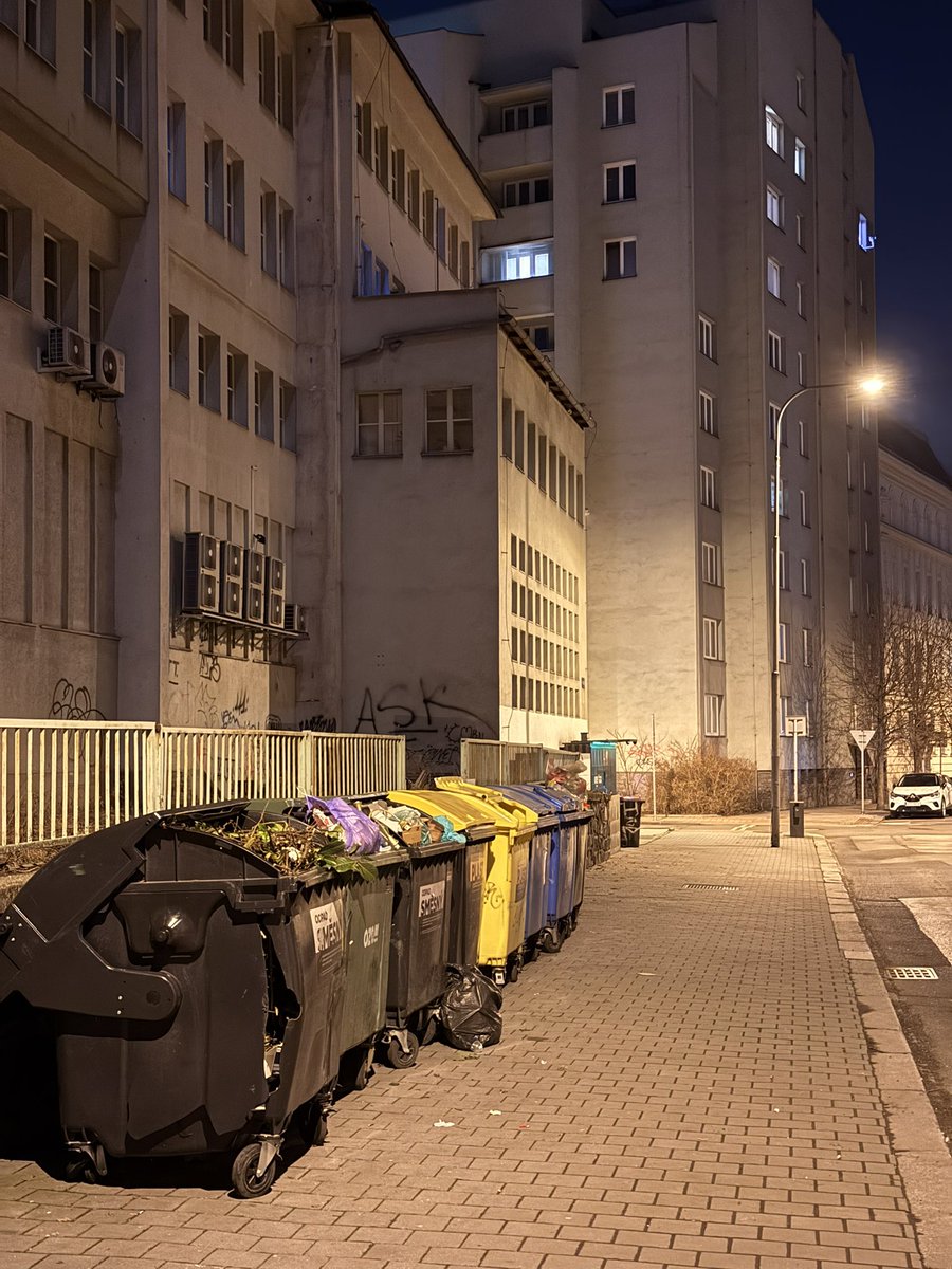 Lukáš Bizoň tweet media