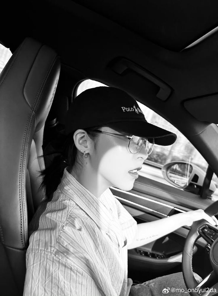 WEUTHERING's tweet photo. ㅤ 
Drive around the town for today. 
ㅤ https://t.co/AoDCXBFFar