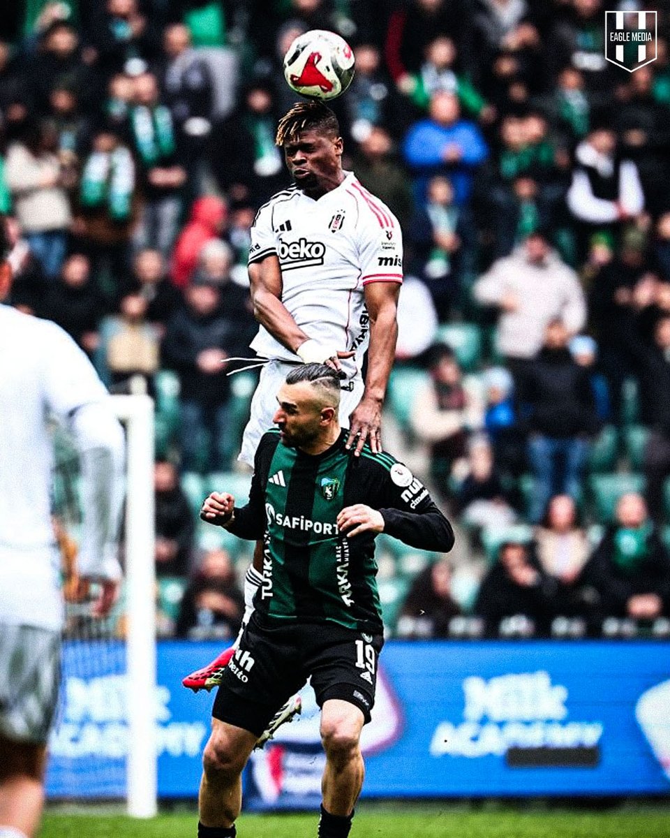 Agbadou hava yolları. ✈️