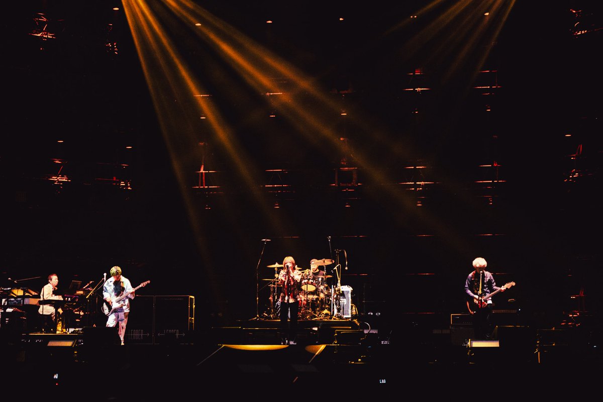 super_beaver's tweet photo. 【#SUPERBEAVER 】

都会のラクダ TOUR 2026
〜ラクダトゥインクルー〜

福岡マリンメッセ A館 -Day1-

初の福岡アリーナ公演！
素晴らしい光景をありがとうございました！

あなたのおかげです！
またお会いしましょう！
ありがとうございました！！

photos by @nekozephoto https://t.co/pus47QEhS8