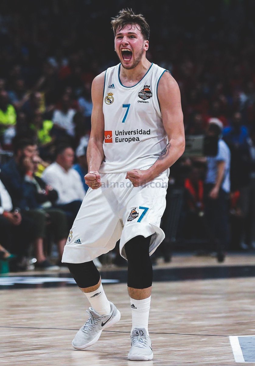 Hoy cumple 27 años LUKA DONCIC:

3 Ligas ACB
1 Euroliga
1 Copa Intercontinental
2 Copas del Rey
1 EuroBasket
1 MVP Euroliga
1 MVP ACB
1 MVP Final Euroliga
Rookie del Año
5 veces Mejor Quinteto NBA 
6 All Stars
Mejor Quinteto Rookies NBA
Líder Anotación NBA 2024
1 MVP Final