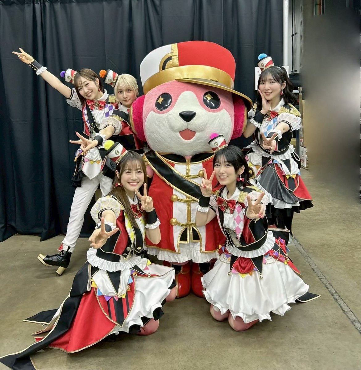 AzusaTadokoro's tweet photo. #バンドリ 10周年本当におめでとうございます🎉
記念すべきライブに出演できて
大勢の子猫ちゃんに薫さんの誕生日をお祝いしていただけたことも幸せでした😭✨

#ハロハピ って最高に楽しい！
笑顔になってくれましたか？🐻

(あずさ)
#バンドリ10周年ライブ 
#瀬田薫 https://t.co/KlJBXQZN18