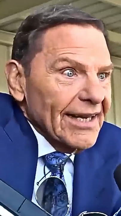 Just_Nian's tweet photo. Why do the lowkey have the same evil eyes? What happend to Jim Carrey, man... https://t.co/sfINw0lbwD