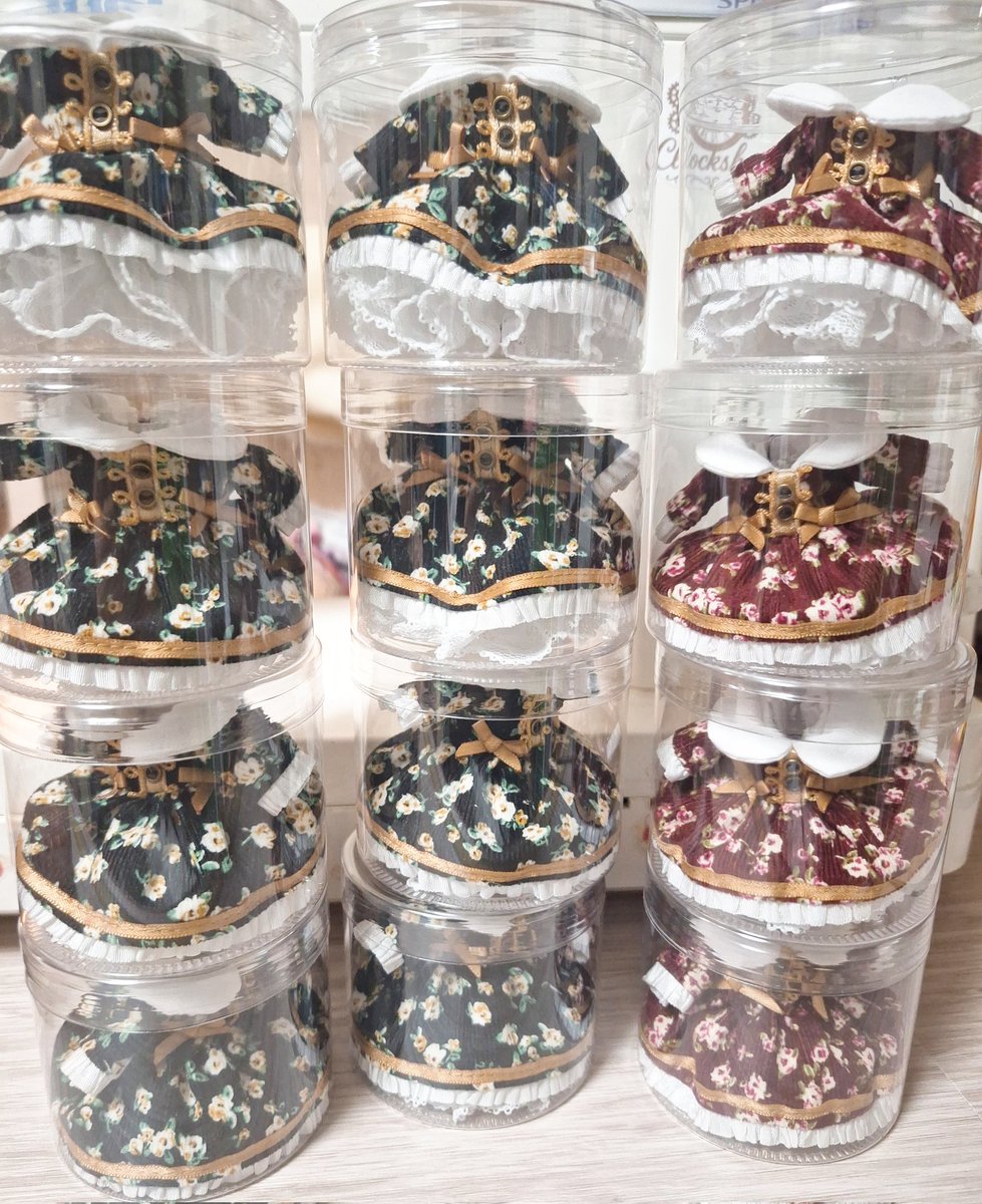 Clockshop_nui's tweet photo. ココクムサイズワンピ、やっとこれだけ出来ました。
近頃、夜になると眠くて眠くて作業が進まない……
なんなら日中も眠い(  ¯꒳​¯ )ᐝ

 #アイドール東京 https://t.co/ShXzCXYw84