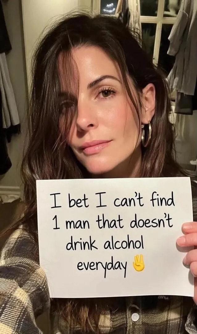 Emily 🦋 tweet media