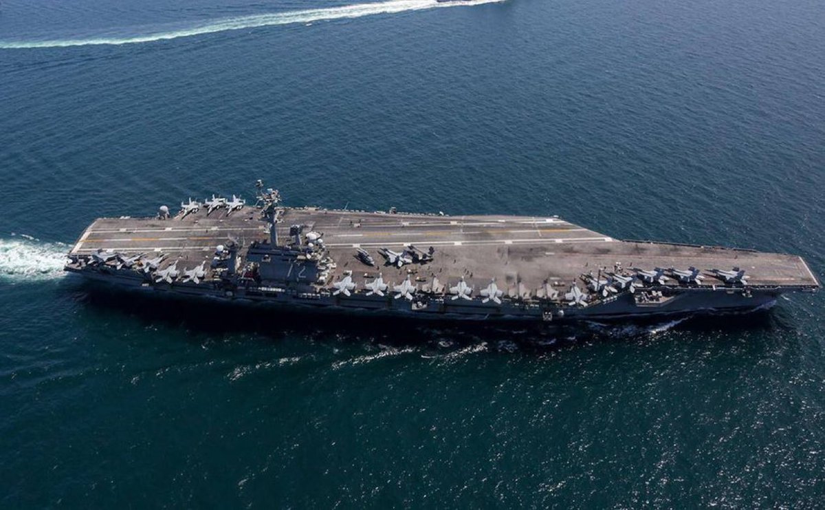 drhossamsamy65's tweet photo. 💥Israel's Channel 9 reports an attack on the American aircraft carrier Abraham Lincoln in the Arabian Sea‼️ https://t.co/71DiVYuV8c