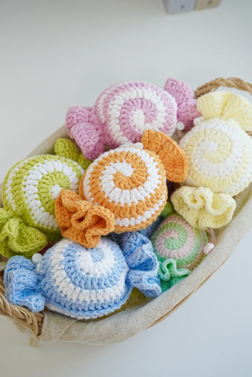 102_knits's tweet photo. 코바늘 사탕파우치🍭
사탕 넣어서 가방에 달고다니다가
당 떨어질때마다 하나씩 꺼내먹는중 https://t.co/F5H9KelNu3