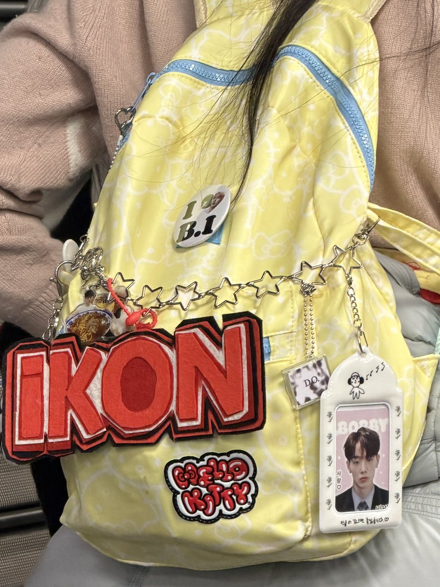 Dearchanwu's tweet photo. to this person i saw yesterday at the airport and saw again during soundcheck, i think it’s safe to put everything back https://t.co/b9nhMnmhfv