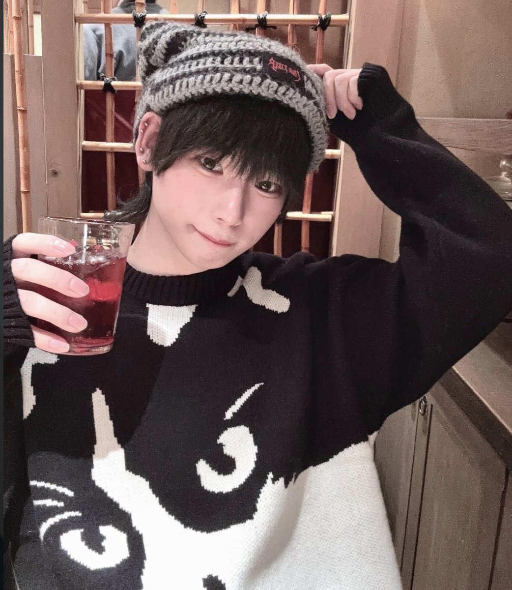 sio_o214_xx's tweet photo. 良かったら仲良くしてください~^> ̫<^

#ゲイ #いいねでDM https://t.co/HtoFAX9QWe