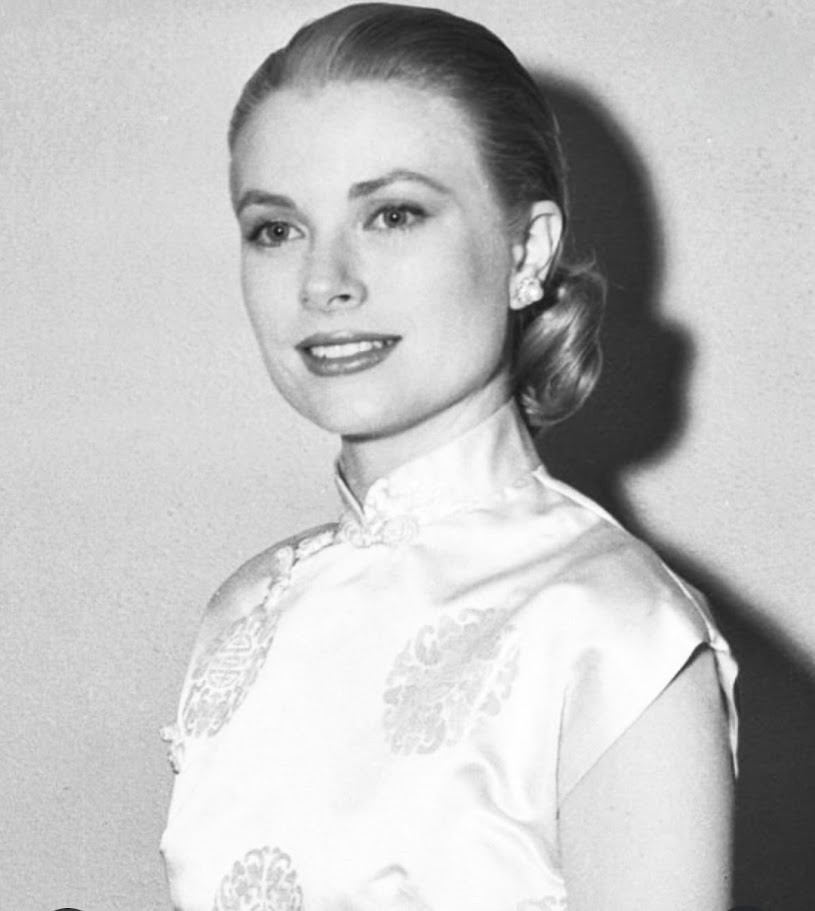 The absolute definition of grace and elegance! ✨👑

Just look at this stunning vintage portrait of the legendary Grace Kelly. Long before she officially became the Princess of Monaco, she was already pure Hollywood royalty! Her poise, that warm but composed smile, and her