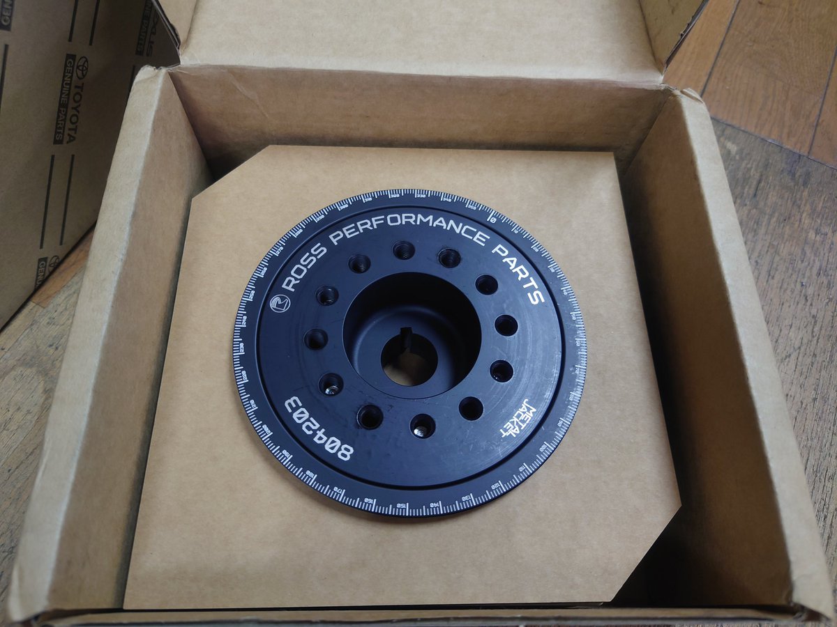 チューニングメモ　エンジン系:
AE111用　クランクプーリー　ross performance製 4A-GE FF 20V Harmonic Damper（マスダンパー付　エアコンパワステ付き用）
純正は2022年頃廃盤
9000回転仕様ok
Vベルト長さ現車合わせ推奨（純正品番でも入るがキツめ）