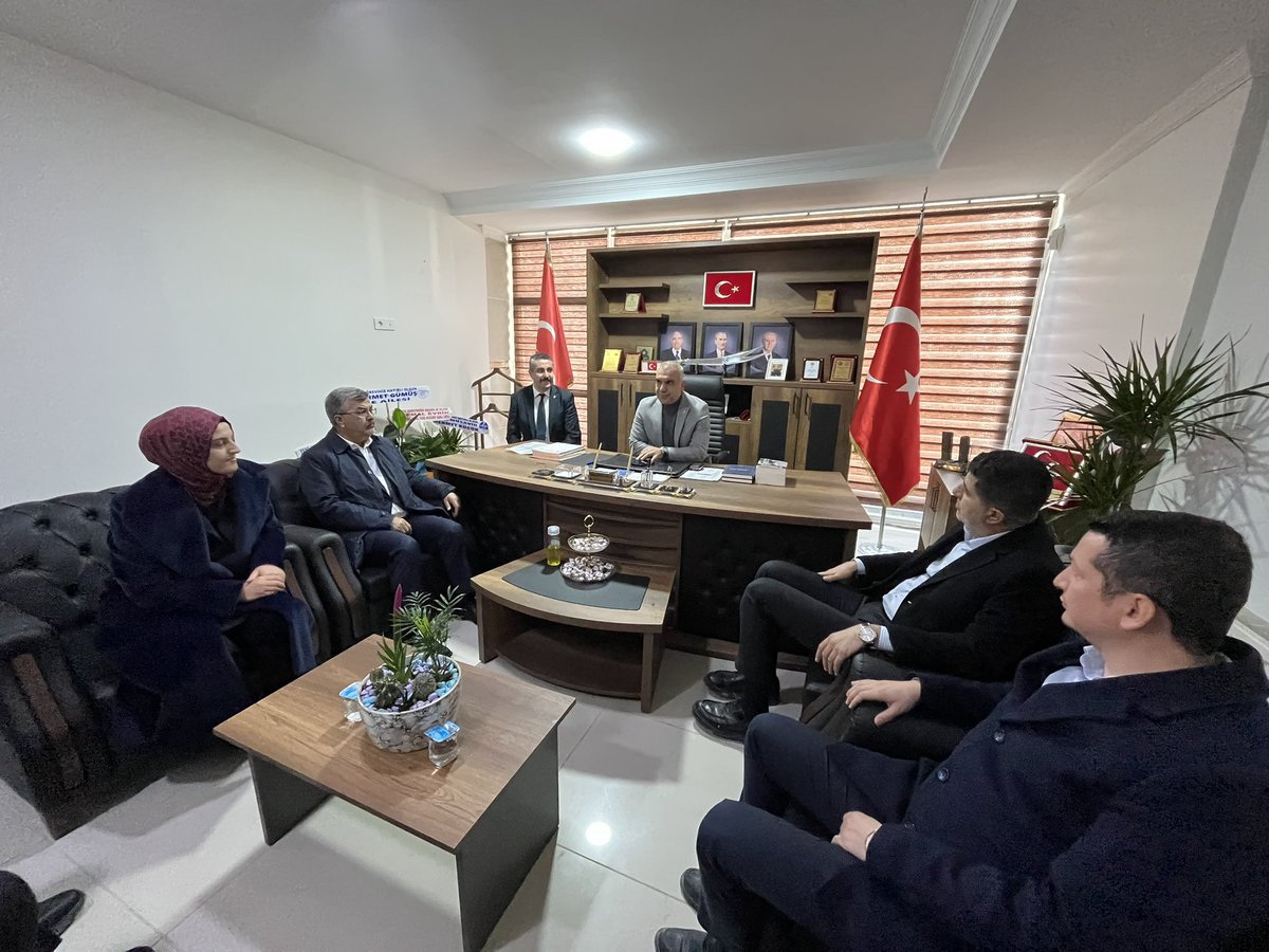 akgencadiyaman's tweet photo. 📍 Adıyaman

Milletvekilimiz @dr_ishaksan, İl Başkanımız @avekremcadir, İl Gençlik Kolları Başkanımız @avhasanunsal, Kadın Kolları Başkanımız @AvSalihaDiler ve Merkez İlçe Başkanımız @m_fatiholgun ile birlikte MHP İl Başkanı İsmail Gümüş’ü ziyaret ettiler. 🤝

Nazik ev sahipliği ve misafirperverliği için kendilerine teşekkür ediyoruz.

@avyusufibis
@osmannazlier
@ferdisenel25