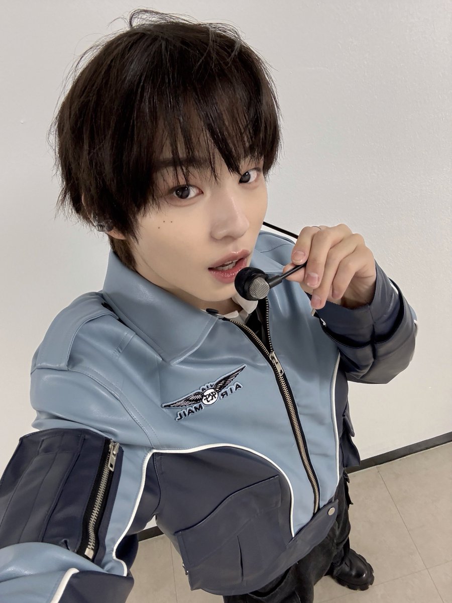 [#케이주]
안녕!!!
우리 킥플립의 사랑 위플립!!!
항상 저희를 응원해줘서 정말 감사합니다!
위플립 덕분에 저희 전국 팬콘을 무사히 잘 끝낼 수 있었습니다!!
모든 공연이 다 추억이고 정말 모든 순간들이 너무 행복했습니다!!
마지막엔 특별한 선물도 있었는데 봤나요?
저희 킥플립 계속