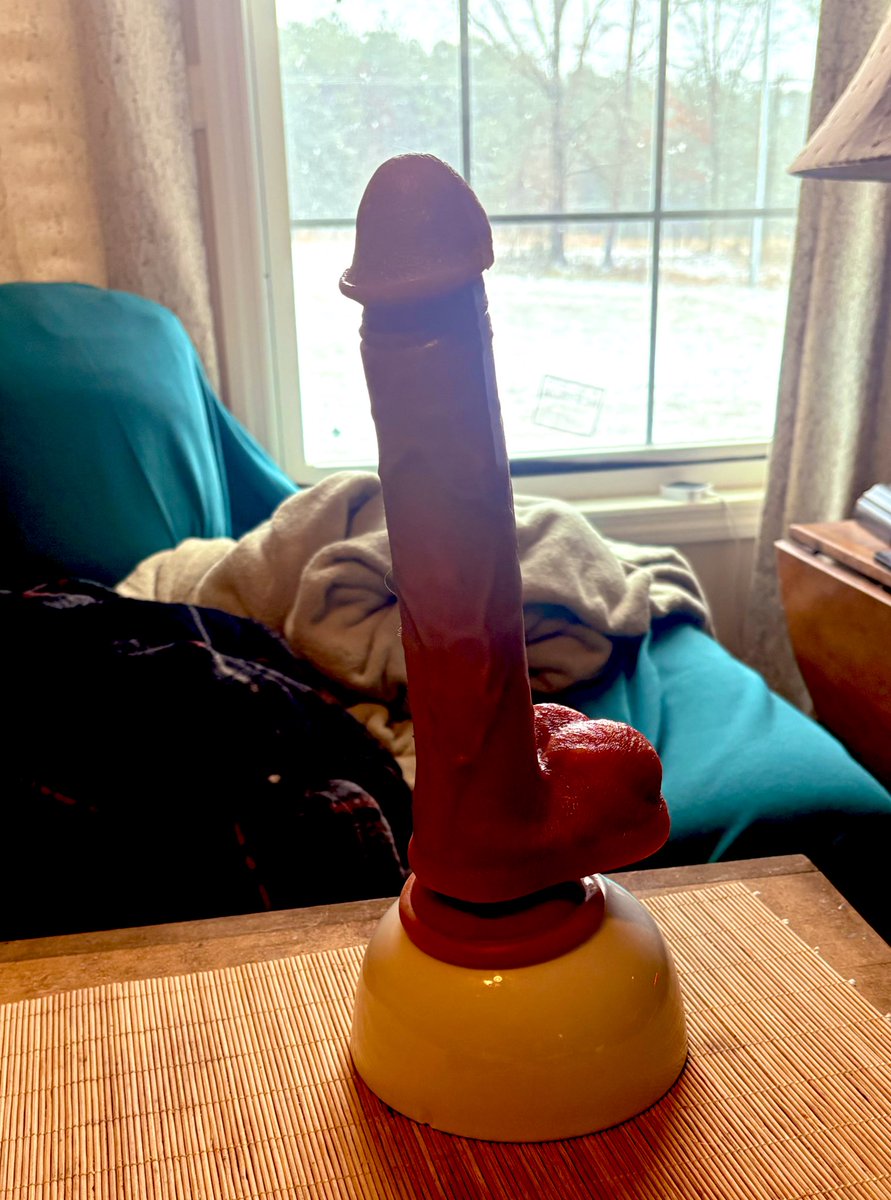 Hung Dad for you tweet media
