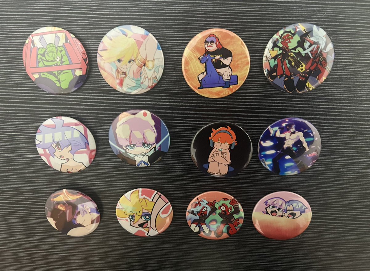 100種缶バッチ全部当たりで嬉しいです！ラミーの缶バッジ(手)もあって