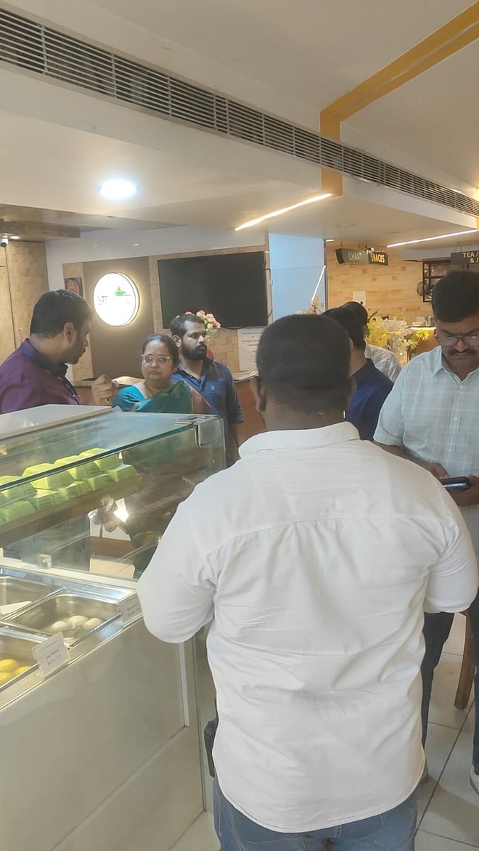 GHMCOnline's tweet image. GHMC Conducts Food Safety Inspections in Secunderabad Zone !!!

Notices Issued to Two Establishments; Strict Action Warned Against Violations

Acting on official directions, the Greater Hyderabad Municipal Corporation (#GHMC) carried out intensive inspections of hotels and food