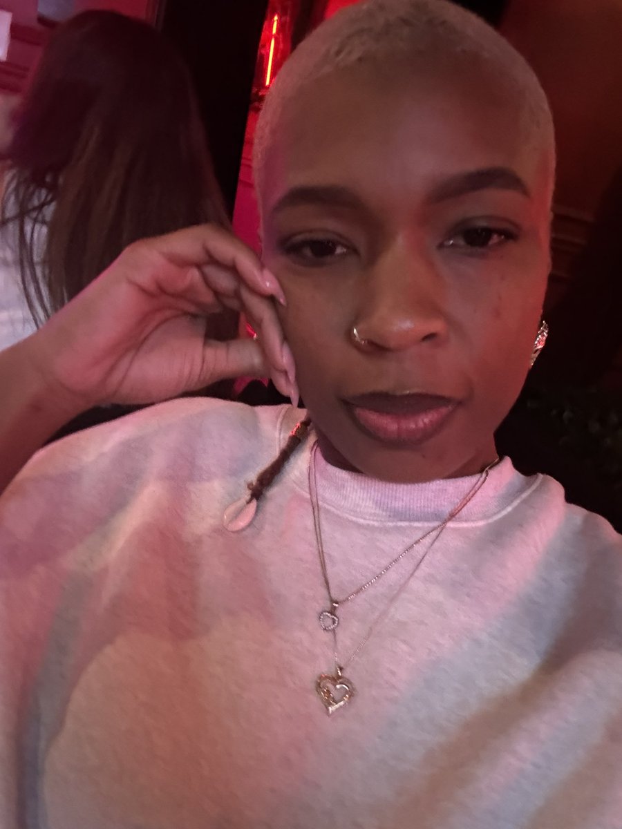 Mama Carter tweet media