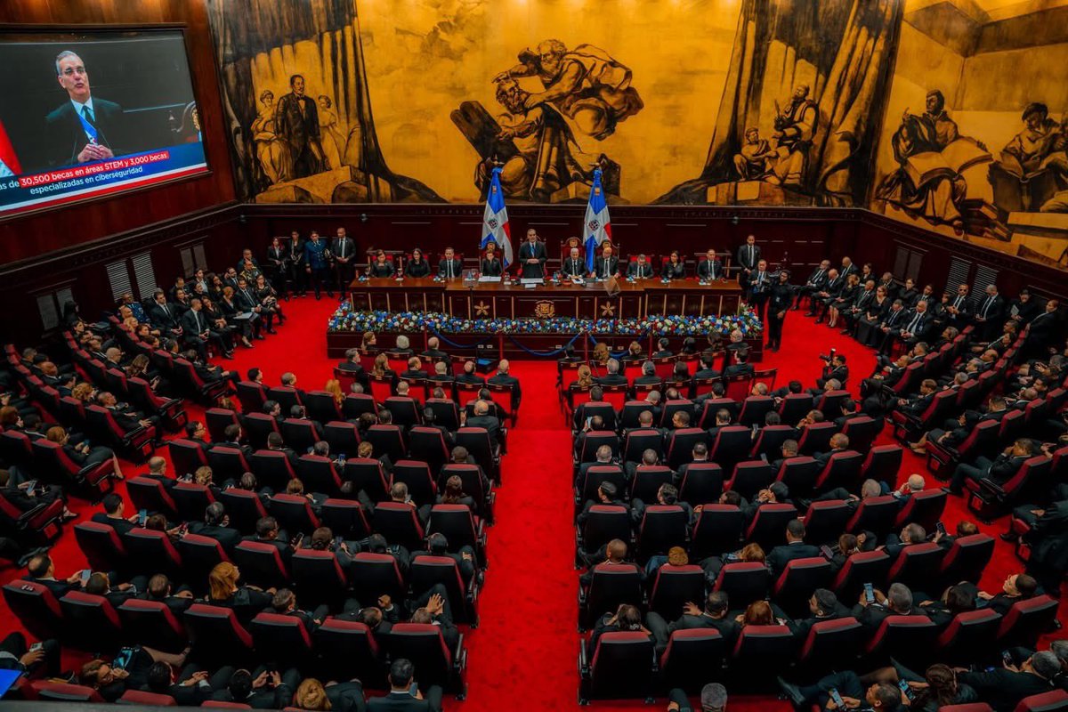 jacquelineferlr's tweet photo. En el inicio de la Primera Legislatura Ordinaria del 2026, participamos con profundo sentido de deber en este importante momento para la vida democrática de nuestro país.

Posteriormente, en Asamblea Nacional, recibimos la rendición de cuentas del presidente @luisabinader. https://t.co/uVBQOuI2eO