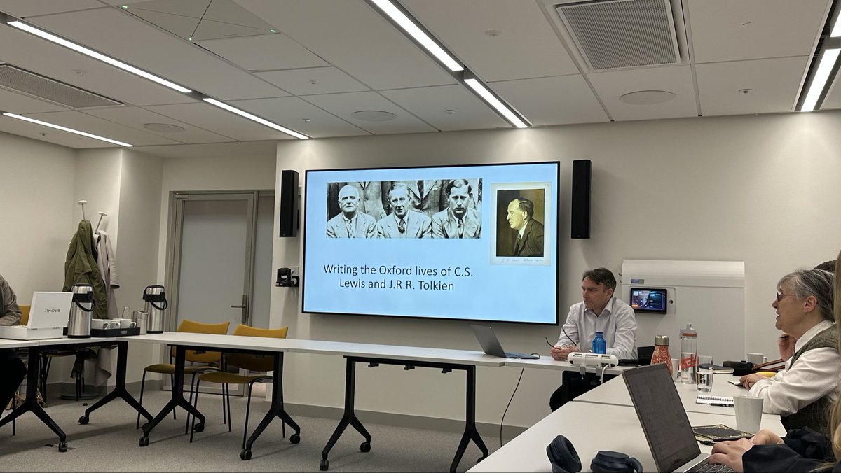 Han Au Chua tweet media