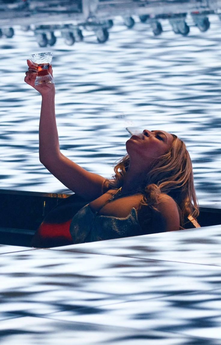 beyoncé hourly 🍨𐚁ིྀ🍨 (@beyoncesbride) on Twitter photo 