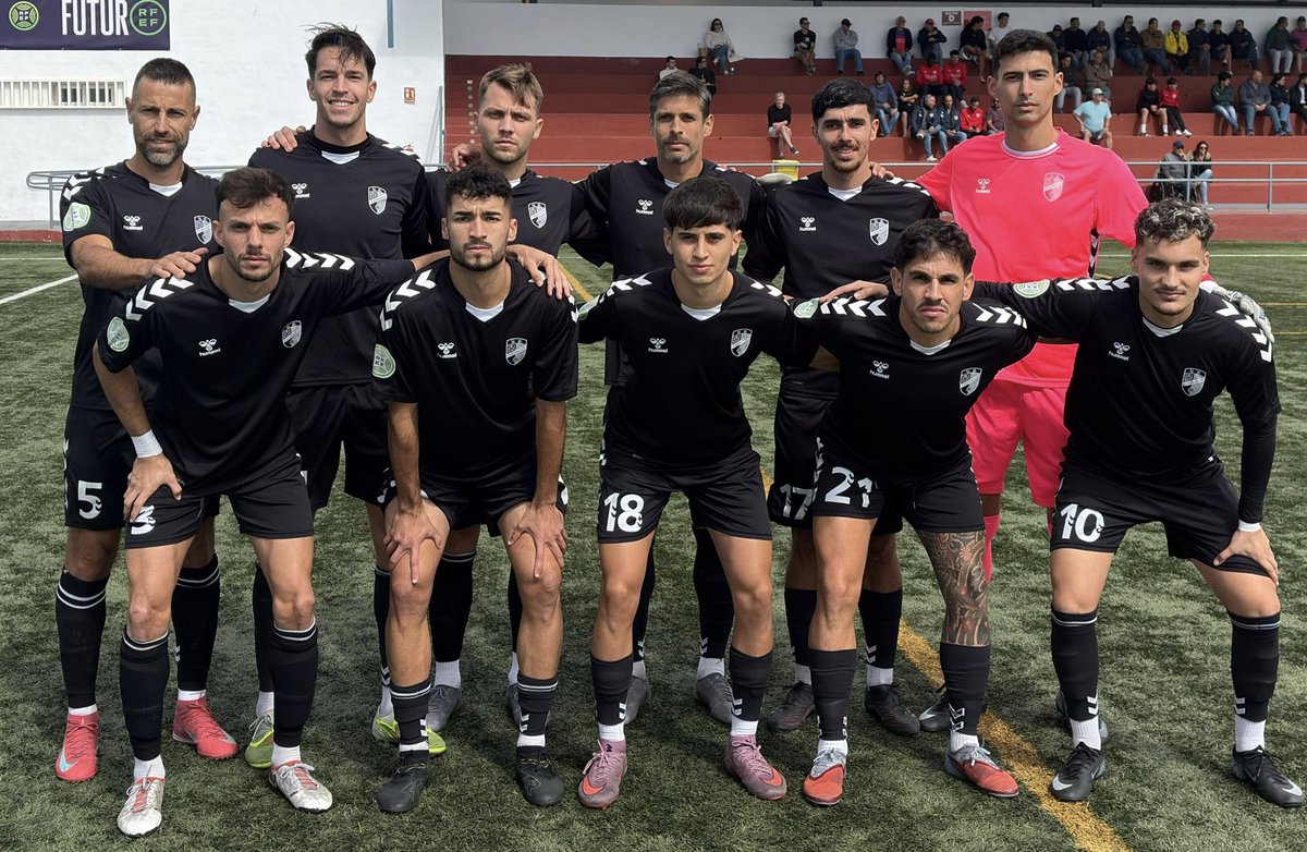 Antonioleonrgue's tweet photo. TERCERA FEDERACIÓN 🇮🇨.

FINAL en el Pedro Espinosa Colón.

San Bartolomé CF 0

@UDTamaraceite 2 (@SauSanchez , min. 70 y Aimar Pérez, min. 90+2).

Victoria importante para meter presión a los dos primeros clasificados, los de Iván Martín son 3° con 45 puntos igual a Tenerife C. https://t.co/dxTBLp0cWu